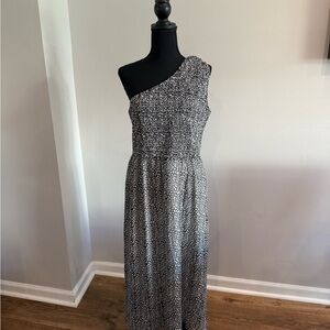 Elegant Black and White One-Shoulder Dress